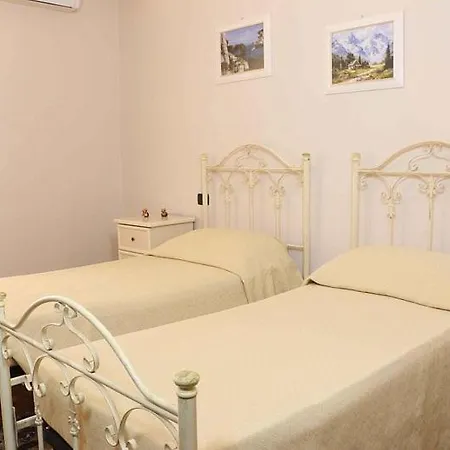 V. Milon Bed and Breakfast *