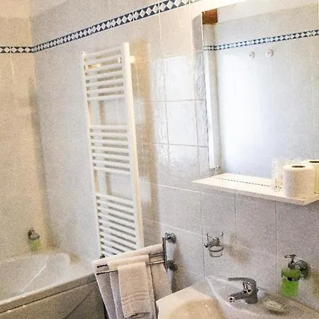 V. Milon Bed and Breakfast